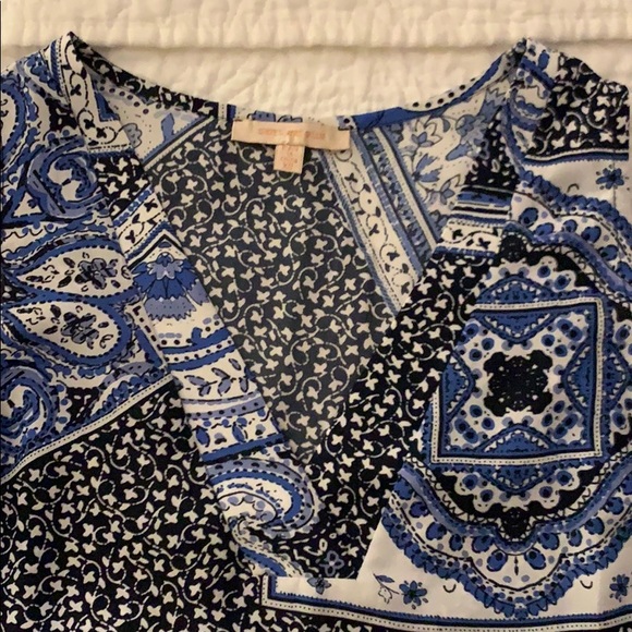 Block Pattern Boho V Neck Tank. - Picture 2 of 3